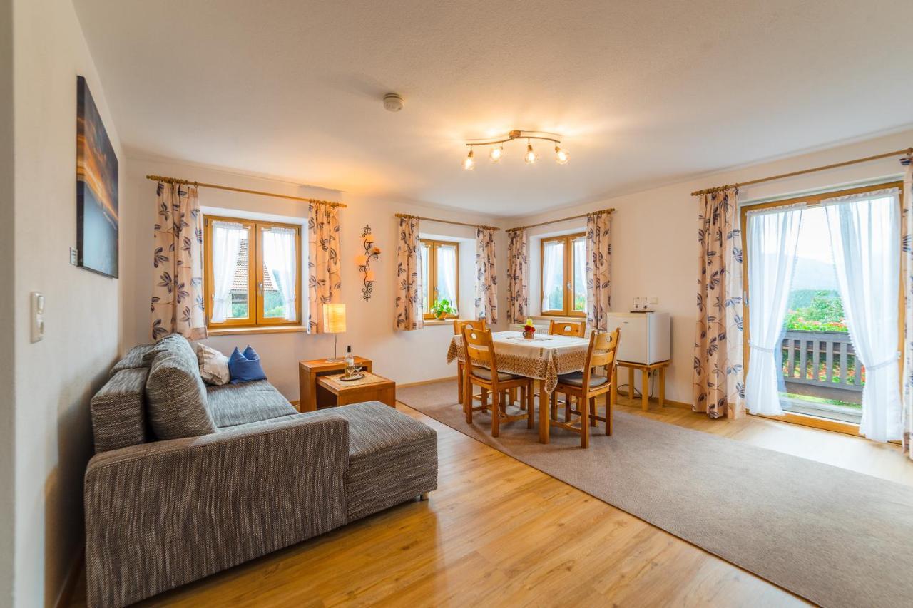 Schmuckhof Bed & Breakfast Siegsdorf Exterior photo